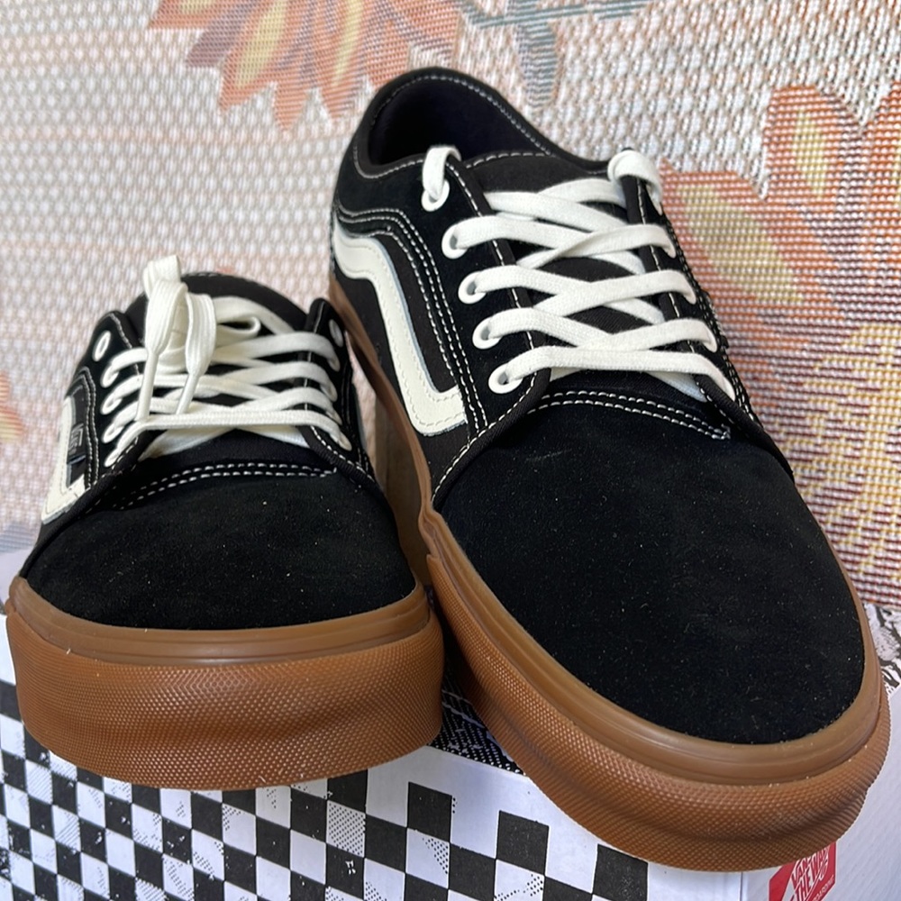 Vans Men’s Chukka Low Sid
Black/Gum
VN0A5KQZB9M Snickers - Picture 7 of 16